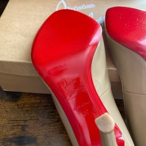 Christian Louboutin Nude Patent Pumps w/Box